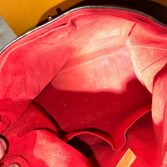 Louis Vuitton Gaia monogram with Red sides - Picture 7 of 9